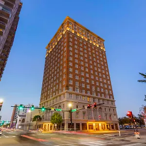 Flor Downtown, Tapestry Collection By Hilton تامبا